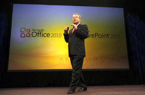Stephen Elop, a vállalat divízió elnöke a New York-i bemutatón