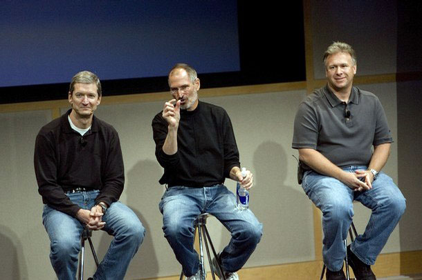 Cook, Jobs és Schiller 2009-ben