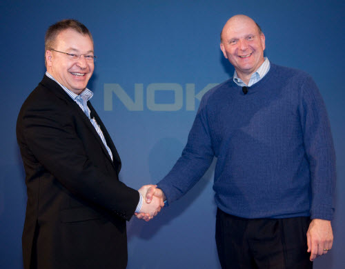 Stephen Elop (Nokia) és Steve Ballmer a korábbi megállapodásuk idején Stephen Elop (Nokia) és Steve Ballmer a korábbi megállapodásuk idején
