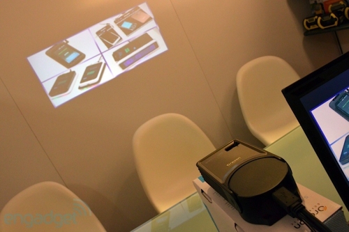 Oregon Scientific WiFi projektor Oregon Scientific WiFi projektor