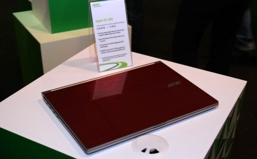 Acer Aspire S3-392 pirosban