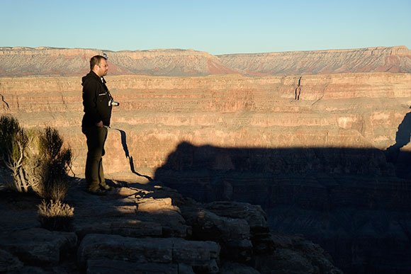 Bog looking at things - Grand Canyon