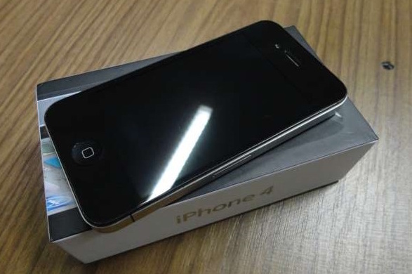 Az iPhone 4 nem egy friss készülék, nem mindenkinek elégíti ki az igényeit. Az iPhone 4 nem egy friss készülék, nem mindenkinek elégíti ki az igényeit.