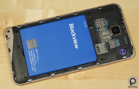 BlackView Alife P1 Pro akkumulátor, SIM és microSD foglalat