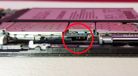 A képen látható apró mechanizmus más megsérült az S Pen nem rendeltetésszerű visszahelyezésétől