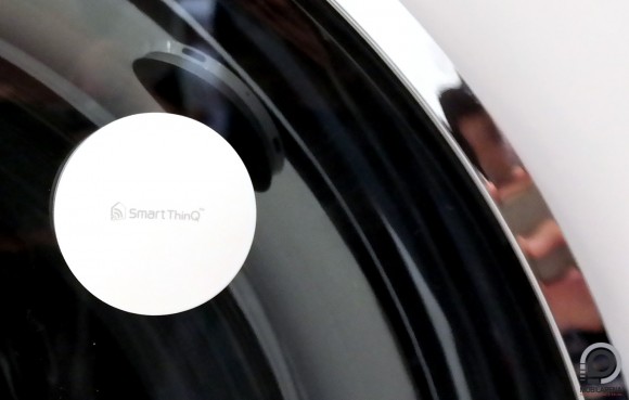 Egy Smart ThinQ érzékelő, amely a mosógép „rezdüléseit” figyeli