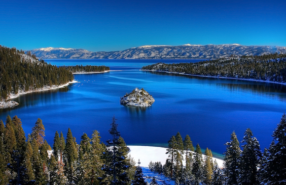 Szinte már giccsesen szép a Lake Tahoe.
