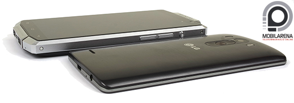 Az LG G3 nem kimondottan vastag telefon, de az Oukitel mellett szinte bármi pengevékonynak tűnik.