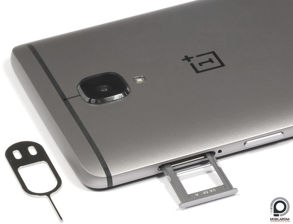 A OnePlus 3 két microSIM-et fogad be, microSD foglalat nincs