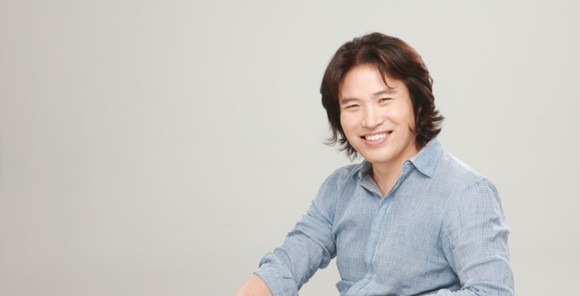 Injong Rhee, a Samsung Software and Services részlegének ügyvezető alelnöke mutatta be az új felületet.