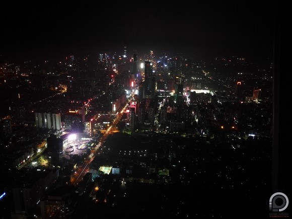 Shenzhen felülről, a legmagasabb felhőkarcoló tetejéről