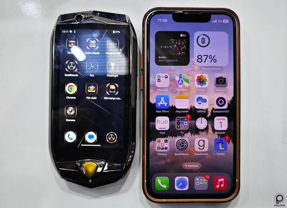 Oukitel K16 az iPhone 13 Mini mellett.