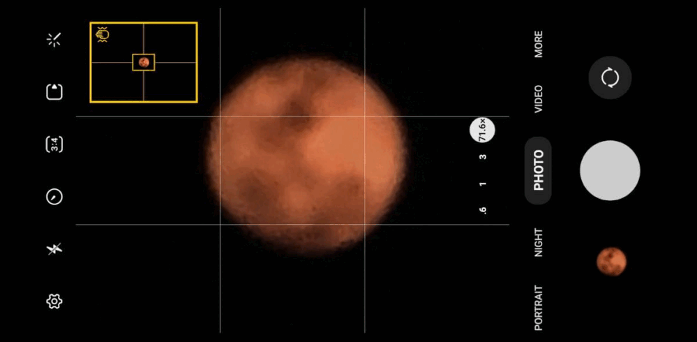 Amit a Galaxy lát a homályos és kiégett holdról az élőképen, és a fotó, amit ment (forrás: Reddit)