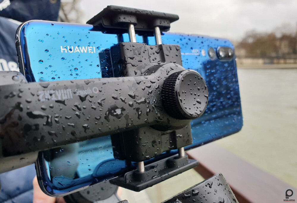 A vízálló Huawei P20 Pro a kameraállványnak is jól állt