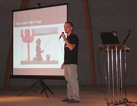 Buherátor a színpadon