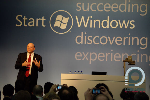 A Microsoft vezér szokásához híven végig kiabált...