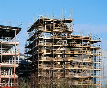 Épülő svéd panel...