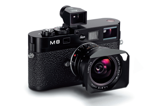 A két új termék egy Leica M8-on