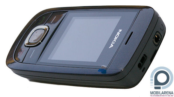 Nokia 2220 slide