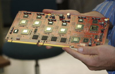 Nyolc Atom chip egy kártyán (Fotó: VentureBeat)