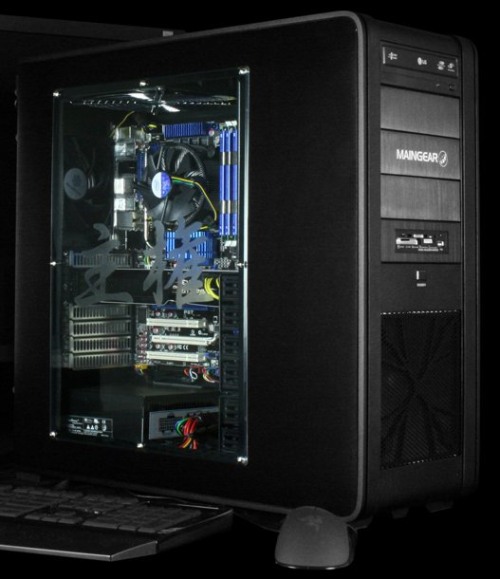 A Maingear F131 plexi oldallapos házban [+]