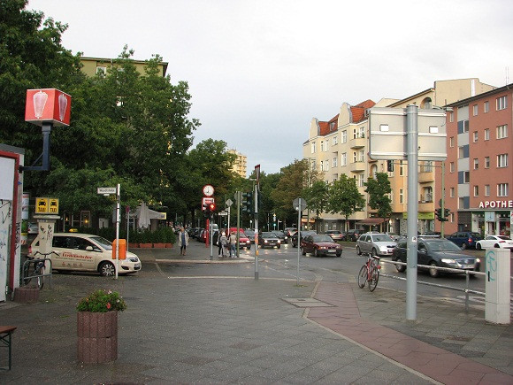 utcakép, nem messze a Messe