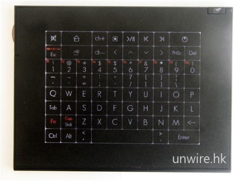 Az Acer Revo RL100 távirányító-billentyűzet-trackpadje (forrás: unwire.hk) [+]