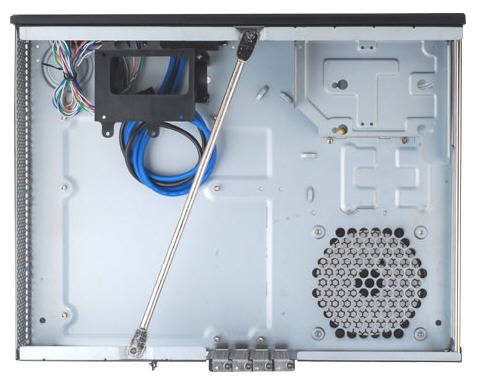 A SilverStone Milo ML03 belseje [+]