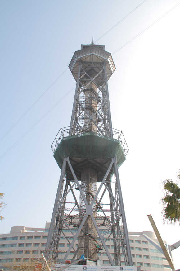 A torony, amire nem tudtunk felmenni. Egy magasabbra viszont igen.