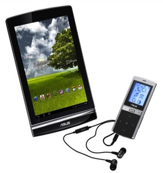 Az Asus Eee Pad MeMO 3D és a MeMIC headset