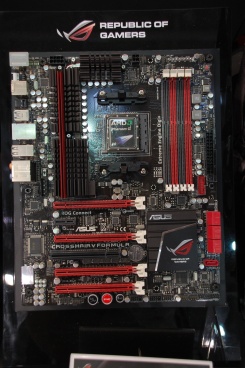 Asus Crosshair V Formula és SaberTooth 990FX