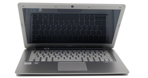 Az Acer Ultrabookjának is fényes a kijelzője