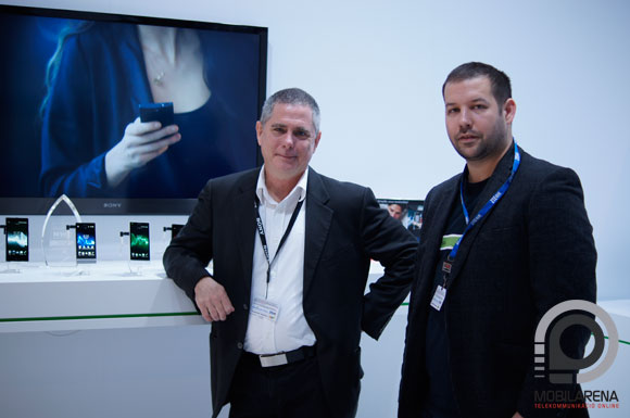 Interjú után, kissé megkönnyebbülve, egy fotó kedvéért