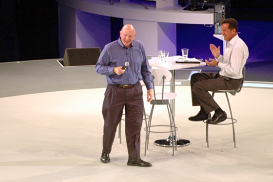 Steve Ballmer a színpadon (Fotó: IT café)