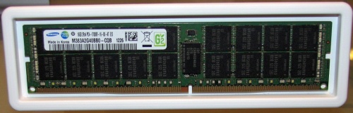 Samsung 16 GB-os DDR4 RDIMM modul