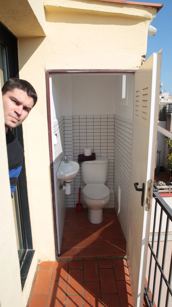 Legendd és a balkonvécé