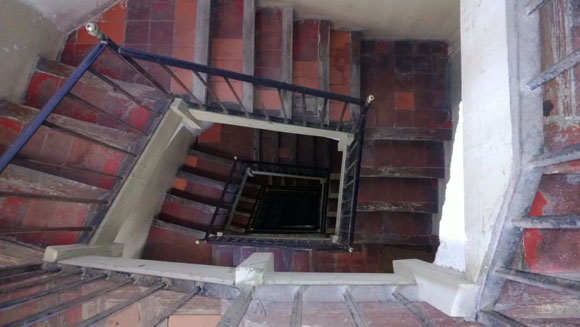 A lépcsőház fentről