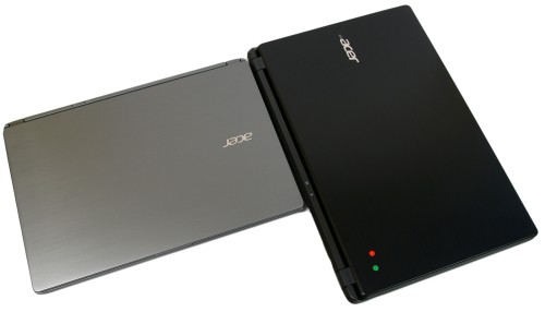Acer Aspire V7-ek egymást közt (ezüstben a 14"-es, feketében a 15,6"-es modell)