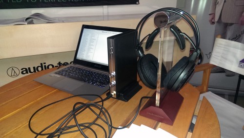 ASUS Xonar Essence STU az Audio-Technika ATH-AD500X nyitott hifi fejhallgatójával