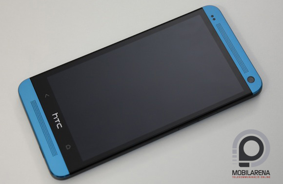 Ez a kék színű HTC One előlapja!