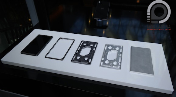 Így lesz az újrahasznosított üdítős dobozokból Sony Xperia Z1