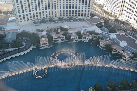 Szökökút a Bellagio előtt - épp műsor közben