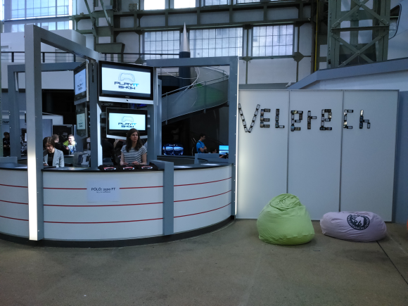 Az információs pult és a felirat is elkészült