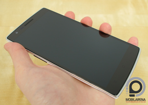 OnePlus One kézben