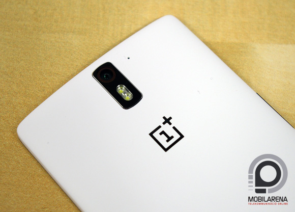 OnePlus One hátlapi kamera és vaku