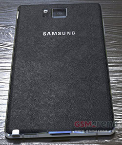 Samsung Galaxy Note 4 hátulról