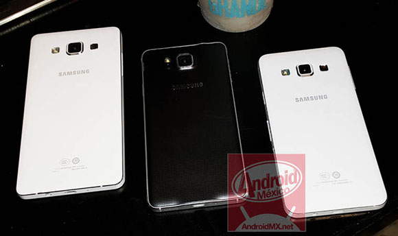 Élő képeken a Samsung Galaxy A3 és A5