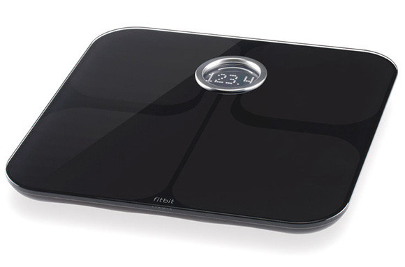 A FitBit Aria elektromos jellel a testzsír százalékot is méri