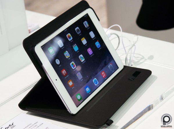 Akkumulátor is került az Apple 4G Cover alá