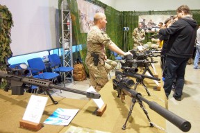 Fegyverek minden mennyiségben